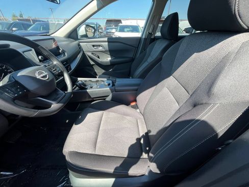 Used 2025 Nissan Rogue SV AWD/4WD image 24