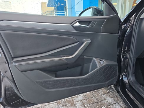 Used 2024 Volkswagen Jetta SE image 13