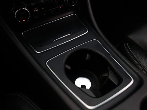 Used 2018 Mercedes-Benz GLA 250 image 44