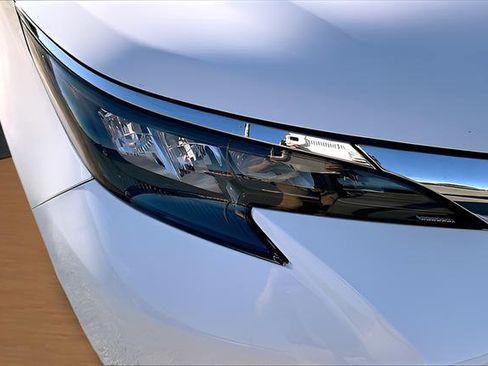 Used 2024 Toyota Sienna LE image 60