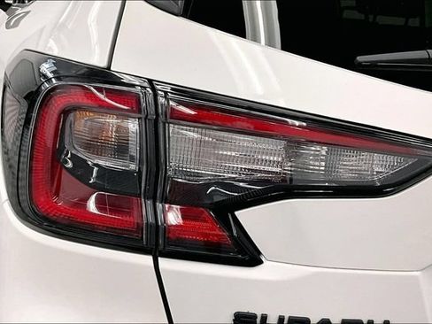 Used 2025 Subaru Outback Onyx Edition AWD/4WD image 35