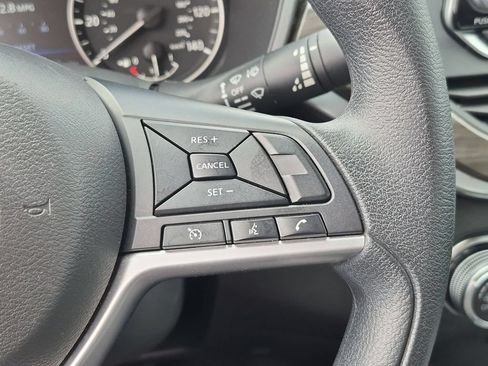 Used 2025 Nissan Altima 2.5 SV FWD image 22