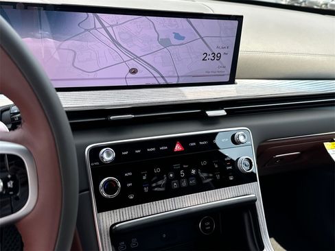 New 2025 Genesis GV80 3.5T Prestige image 21