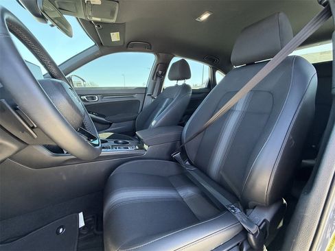 Used 2025 Honda Civic Sport image 25