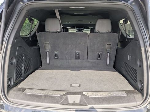 Used 2025 Chevrolet Suburban Z71 image 26