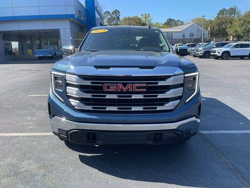Used 2024 GMC Sierra 1500 SLE w/ X31 Off-Road Package image 3