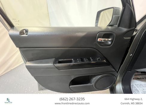 Used 2013 Jeep Patriot Latitude FWD image 11