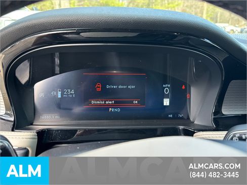 Used 2025 Lincoln Corsair AWD w/ Equipment Group 101A image 32