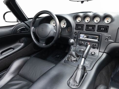 Used 2002 Dodge Viper RT/10 RWD image 10