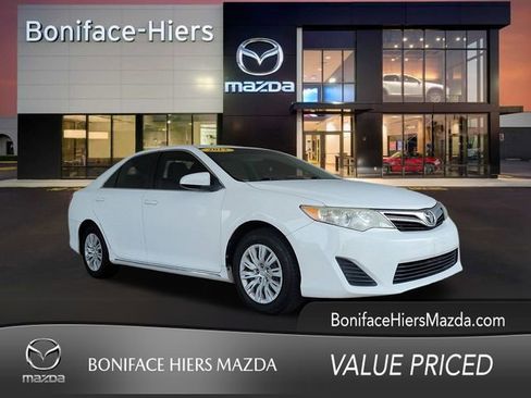Used 2012 Toyota Camry LE image 1