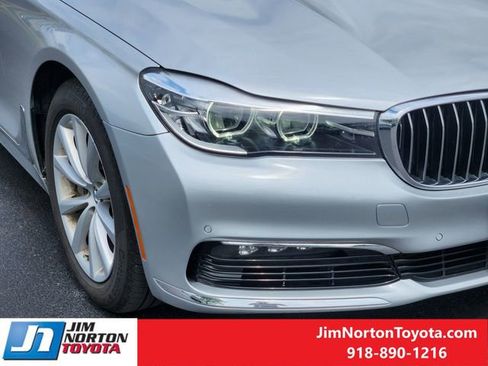 Used 2017 BMW 740i xDrive AWD/4WD image 9