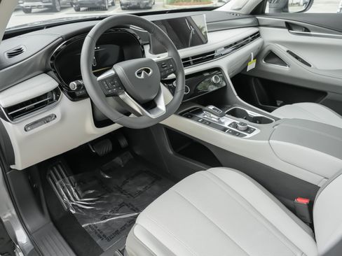 Certified 2026 INFINITI QX60 Luxe w/ Family Package FWD image 7