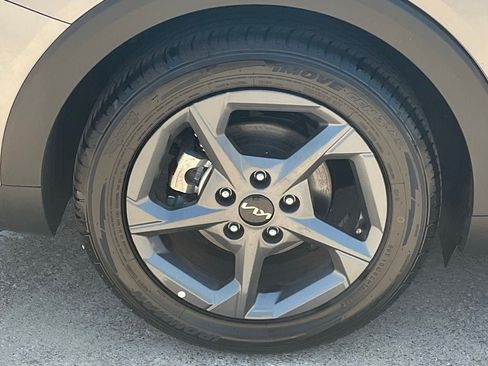 Used 2025 Kia K4 FWD image 7