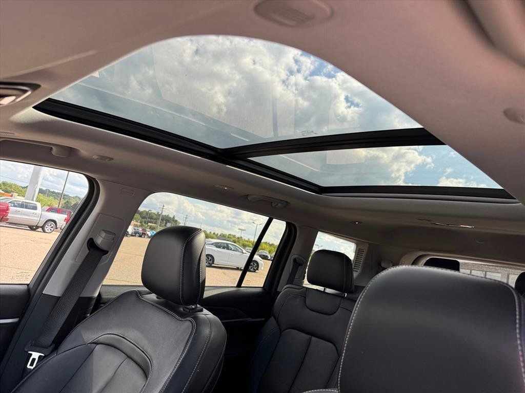 Used 2022 Jeep Grand Cherokee L Limited AWD/4WD image 9