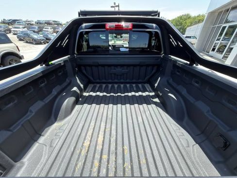 Used 2025 Chevrolet Colorado ZR2 w/ Midnight Edition AWD/4WD image 14