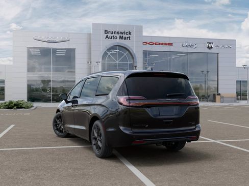 New 2026 Chrysler Pacifica Limited w/ S Appearance Package AWD/4WD image 3