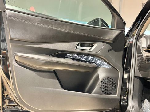 Used 2023 Nissan Ariya Venture+ image 17