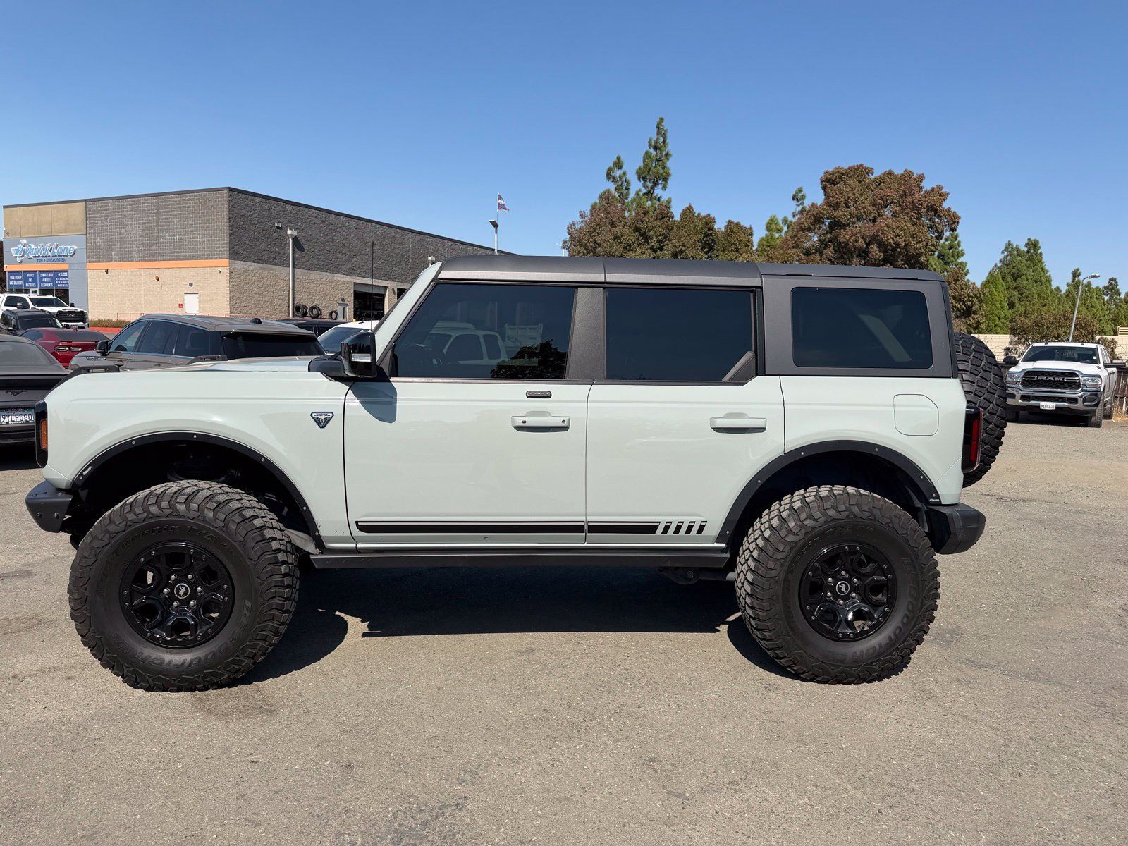 Used 2021 Ford Bronco First Edition AWD/4WD image 2