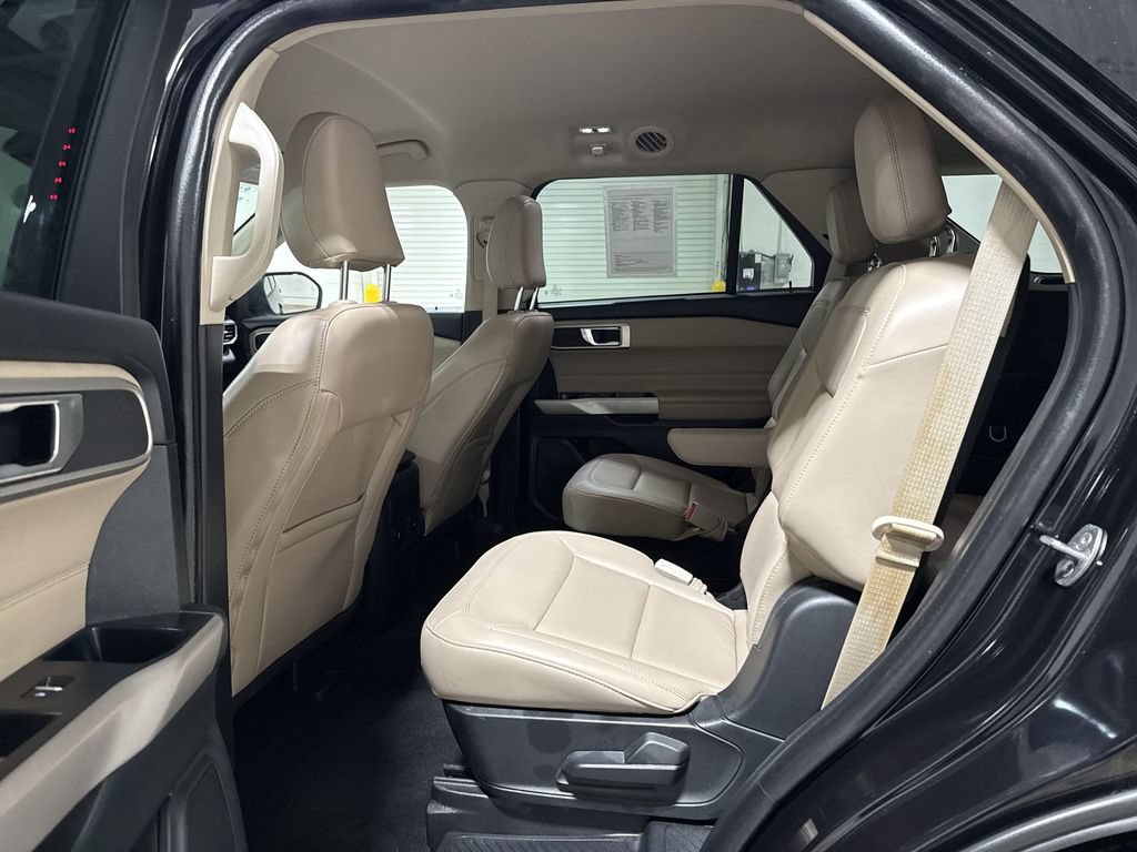Used 2023 Ford Explorer XLT w/ Equipment Group 202A AWD/4WD image 23