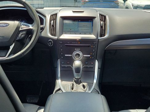 Used 2018 Ford Edge Titanium w/ Equipment Group 302A FWD image 17