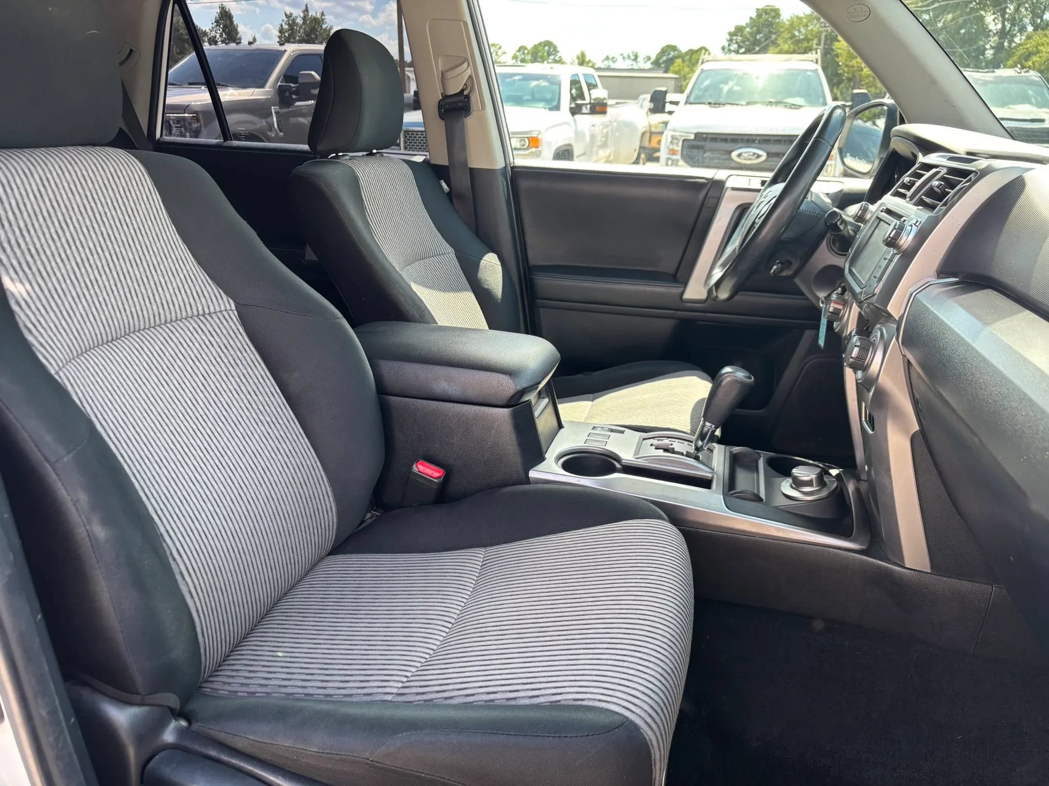Used 2016 Toyota 4Runner SR5 AWD/4WD image 22