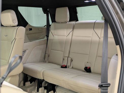 Used 2021 Cadillac Escalade Premium Luxury image 16