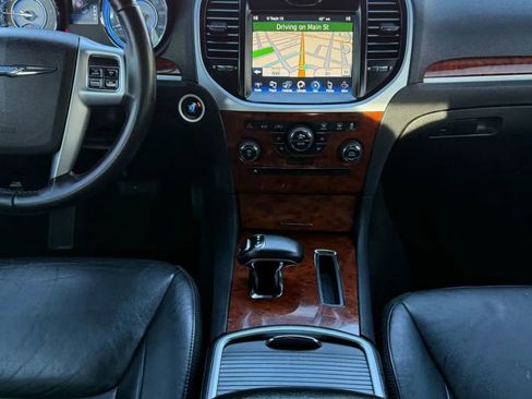 Used 2012 Chrysler 300 Limited image 31