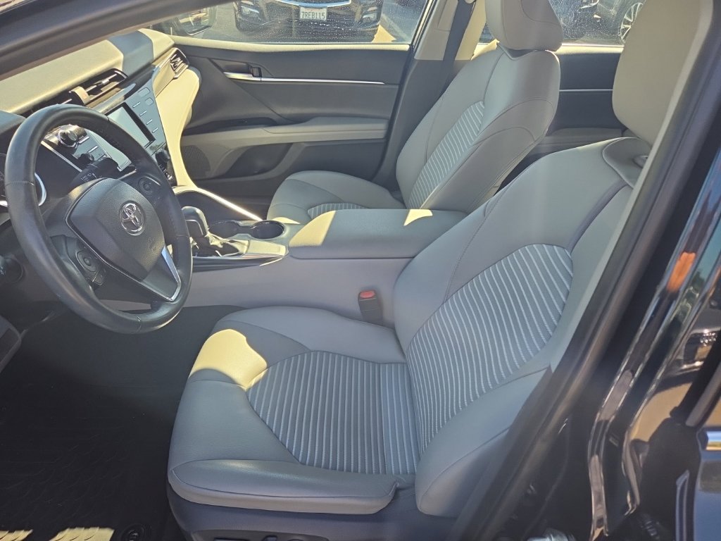 Used 2020 Toyota Camry SE FWD image 10