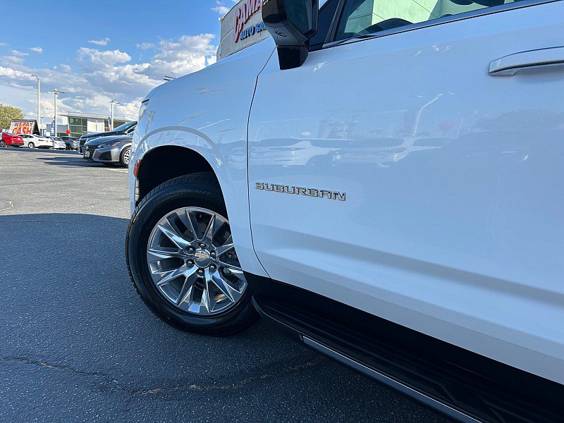 Used 2023 Chevrolet Suburban Premier RWD image 15