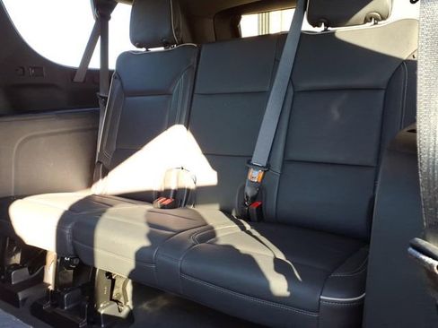 Used 2024 GMC Yukon XL SLT image 23