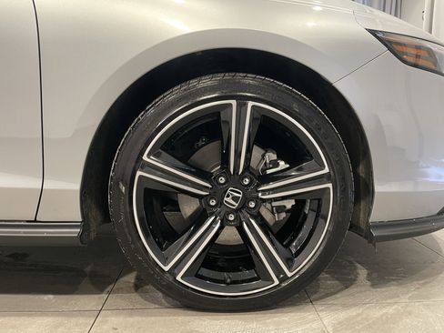 Used 2024 Honda Accord Sport image 11
