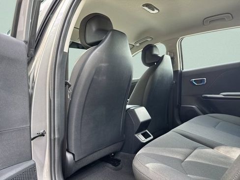 New 2026 Kia K4 FWD image 15