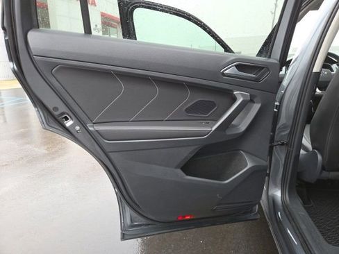 Certified 2024 Volkswagen Tiguan SE image 12