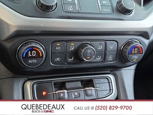 Used 2020 GMC Acadia SLE w/ LPO, Black Accent Package FWD image 19