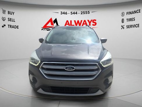 Used 2017 Ford Escape SE w/ Equipment Group 201A FWD image 4