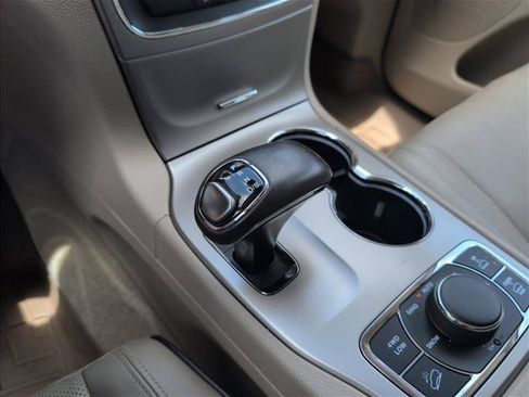 Used 2015 Jeep Grand Cherokee Overland AWD/4WD image 17