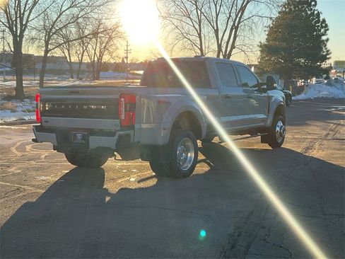 Used 2024 Ford F450 Platinum w/ FX4 Off-Road Package image 3