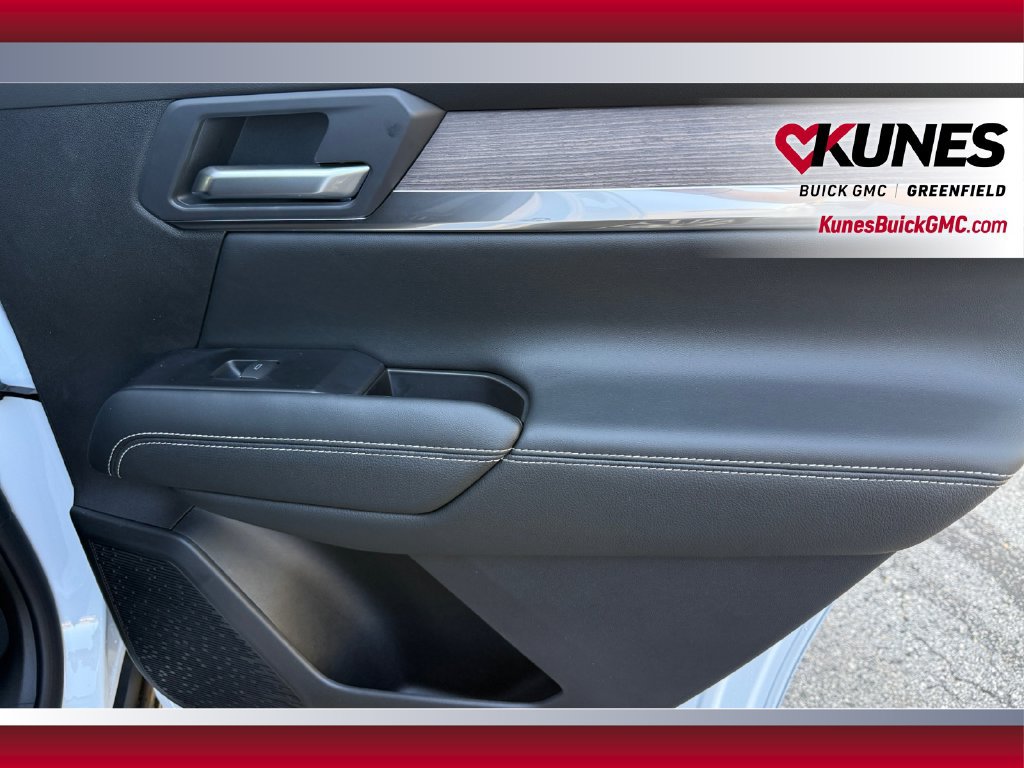 New 2027 GMC Terrain Denali w/ LPO, Floor Liner Package AWD/4WD image 37
