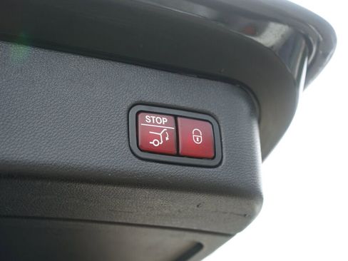 Used 2014 Mercedes-Benz ML 63 AMG 4MATIC image 28