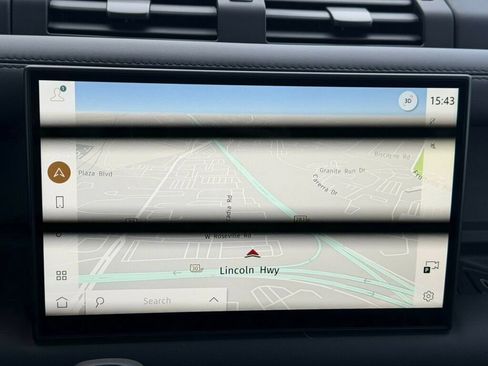 Used 2025 Land Rover Defender 110 X-Dynamic SE image 16