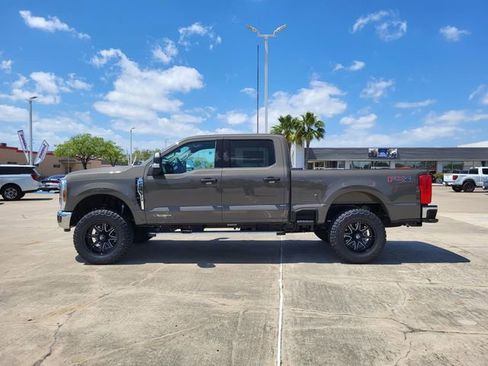 New 2026 Ford F250 XLT w/ FX4 Off-Road Package AWD/4WD image 9