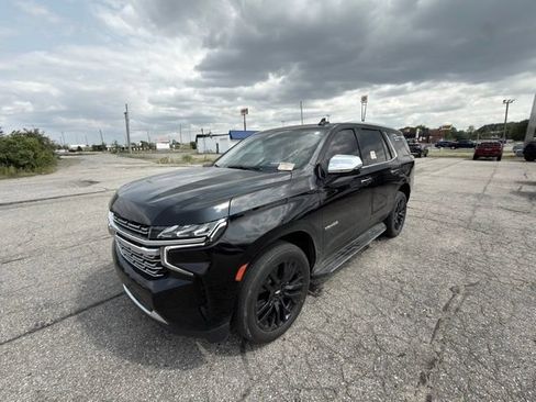 Used 2023 Chevrolet Tahoe Premier w/ Premium Package AWD/4WD image 3