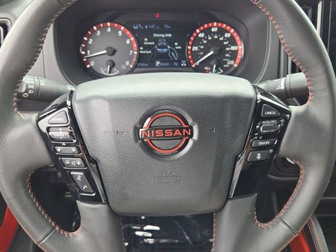 Used 2025 Nissan Frontier PRO-4X AWD/4WD image 37