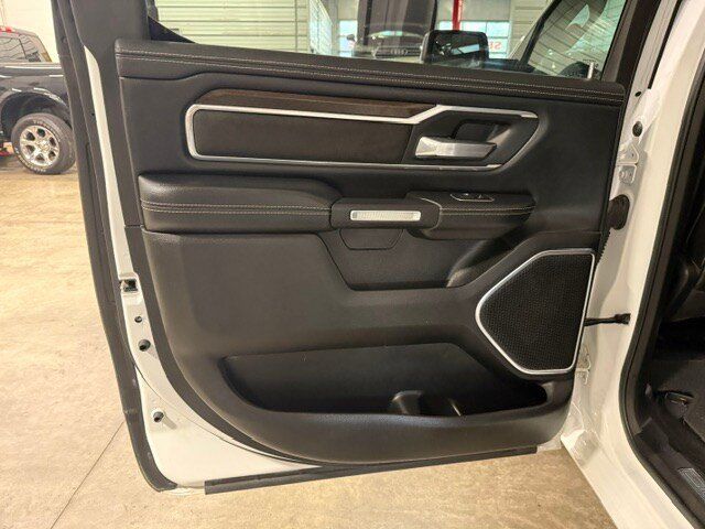 Used 2022 RAM 1500 Laramie w/ Off Road Group AWD/4WD image 35