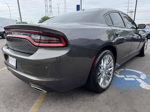 Used 2019 Dodge Charger SXT w/ Leather Interior Group RWD image 5