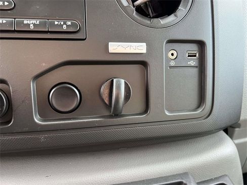 Used 2019 Ford E-350 and Econoline 350 Super Duty w/ Power Windows & Locks Group image 24