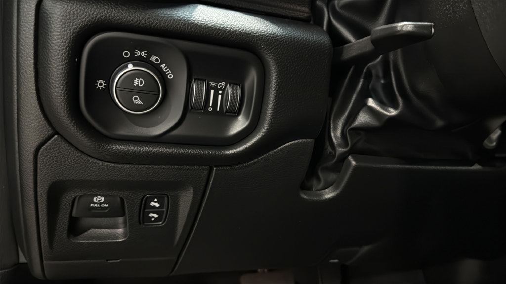 Used 2022 RAM 1500 Laramie AWD/4WD image 37