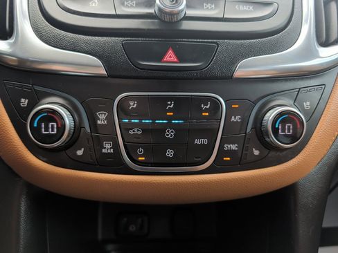 Used 2018 Chevrolet Equinox Premier image 15