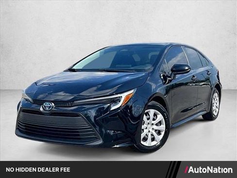 Used 2024 Toyota Corolla LE FWD image 1