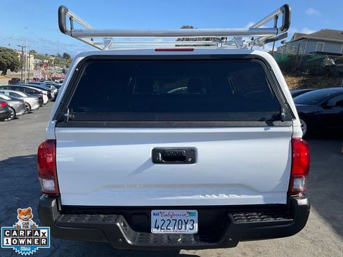 Used 2023 Toyota Tacoma SR AWD/4WD image 4